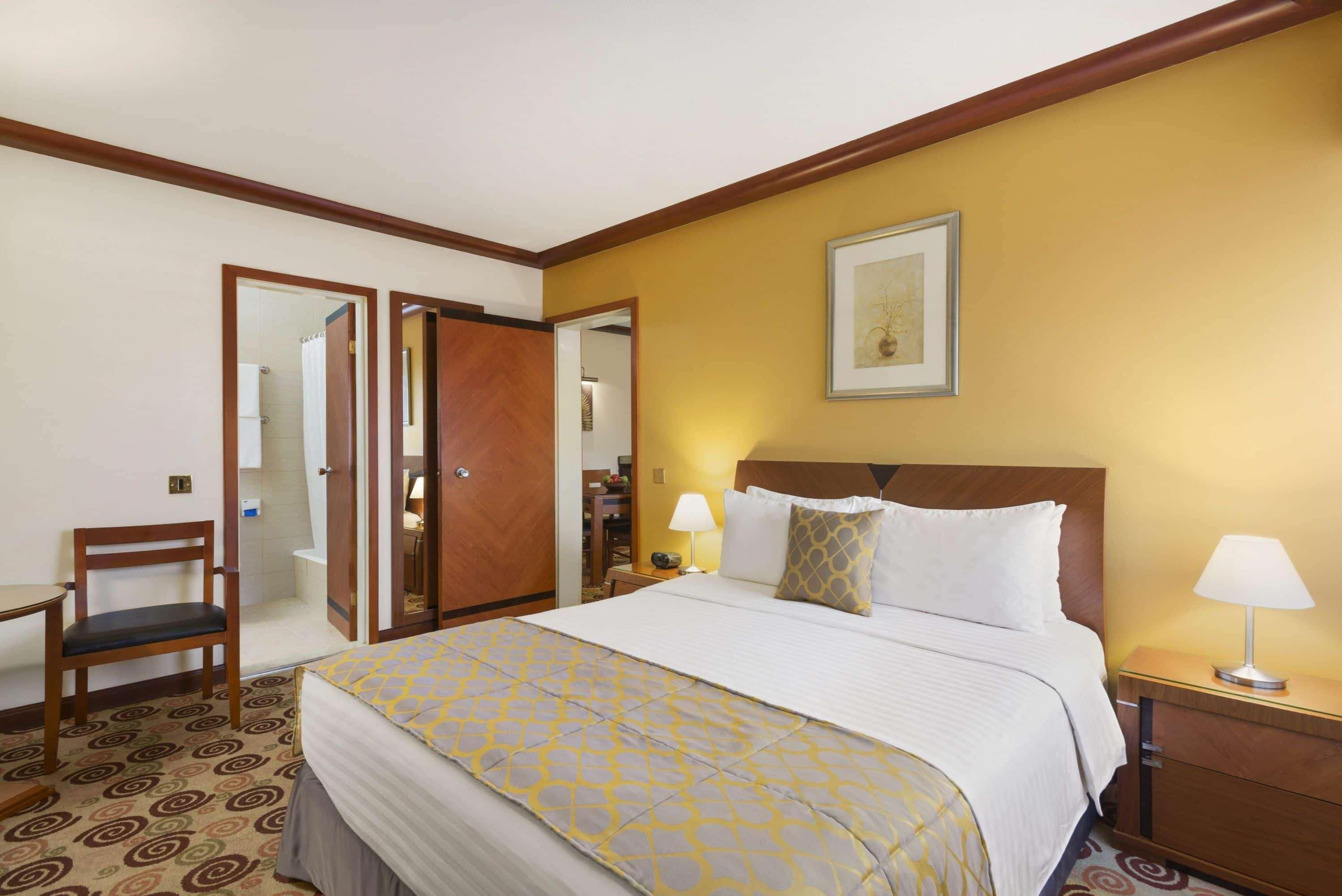 Ramada By Wyndham Bahrain Hotel Manáma Kültér fotó