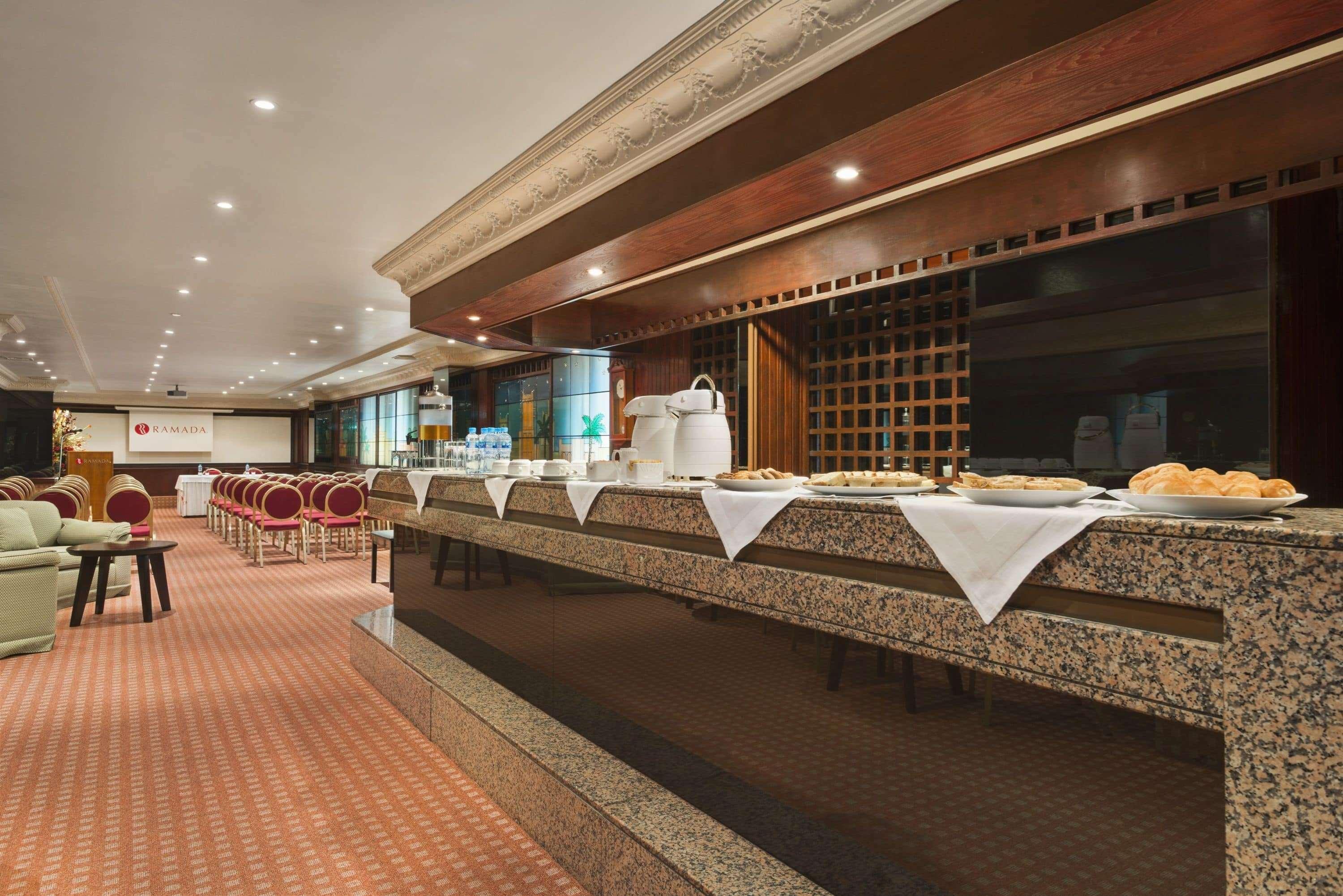 Ramada By Wyndham Bahrain Hotel Manáma Kültér fotó