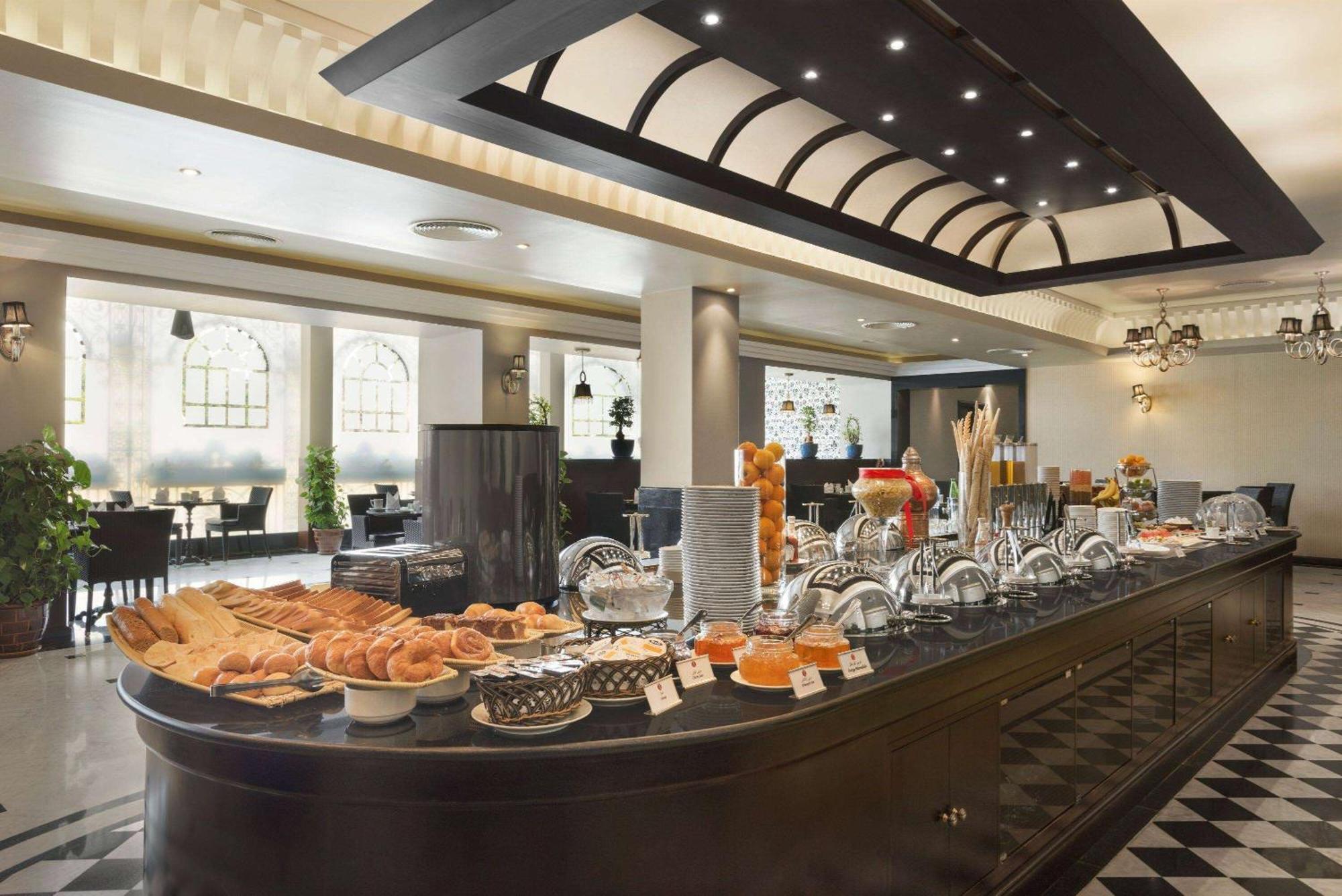 Ramada By Wyndham Bahrain Hotel Manáma Kültér fotó