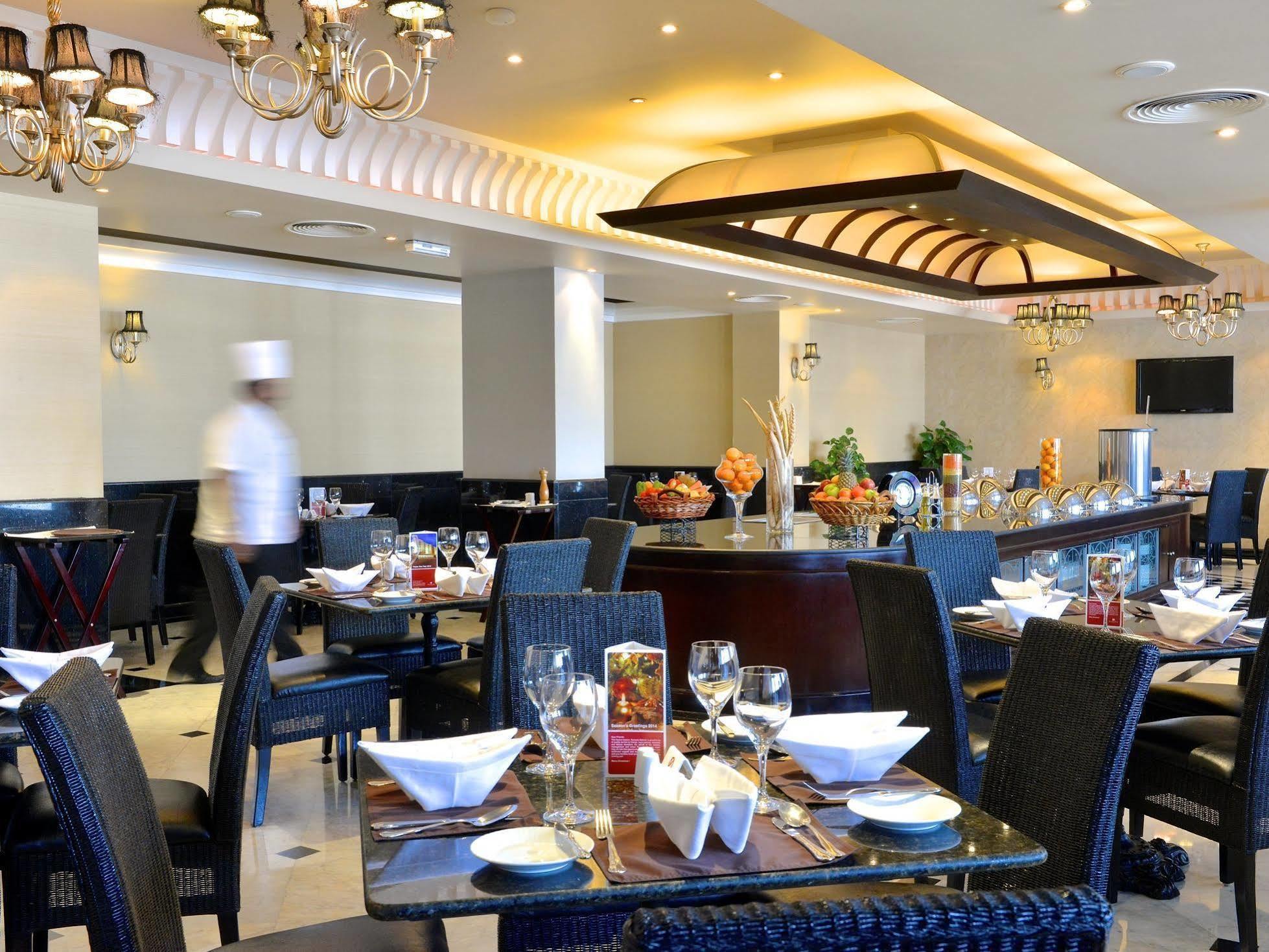 Ramada By Wyndham Bahrain Hotel Manáma Kültér fotó