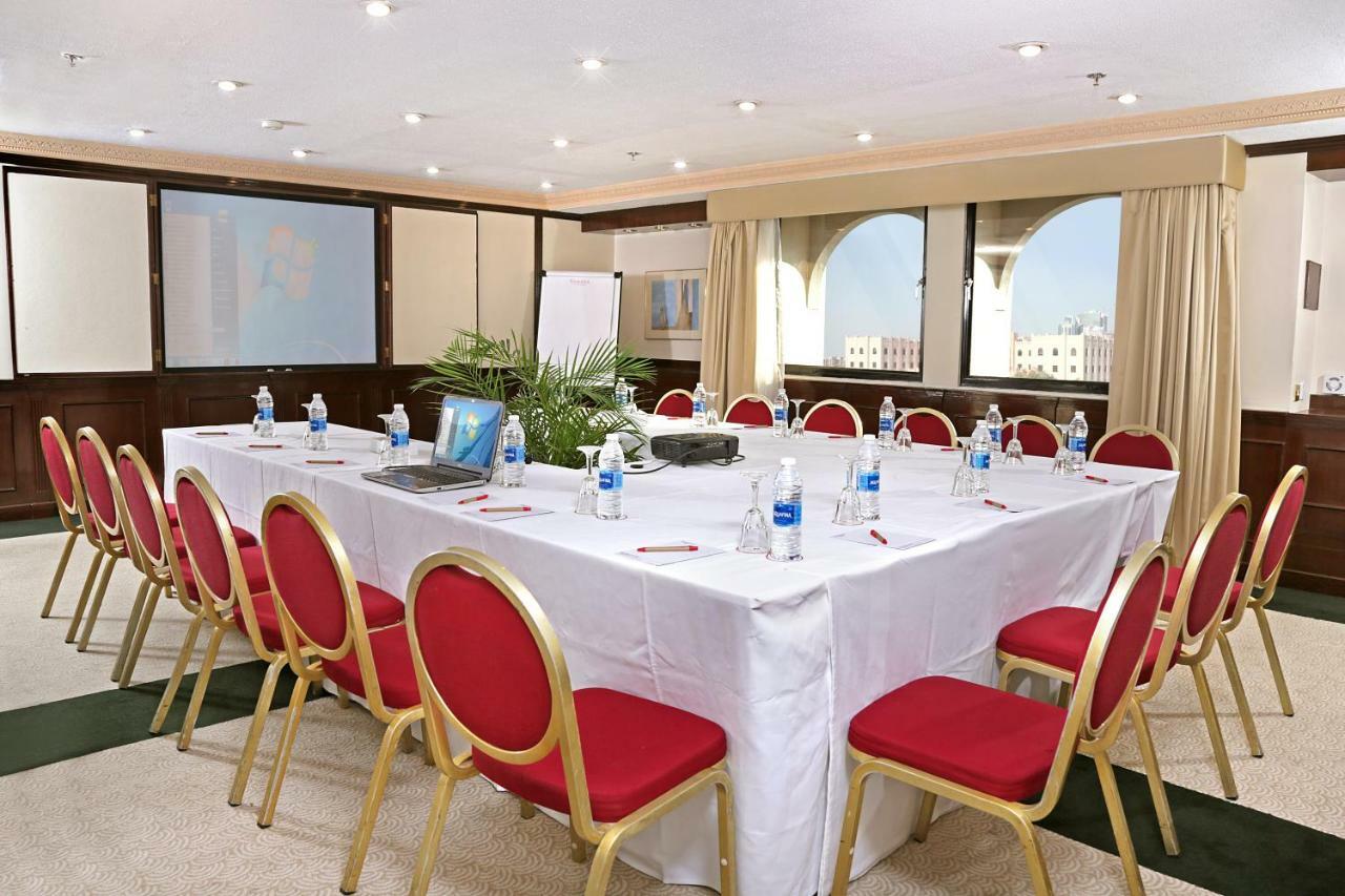 Ramada By Wyndham Bahrain Hotel Manáma Kültér fotó