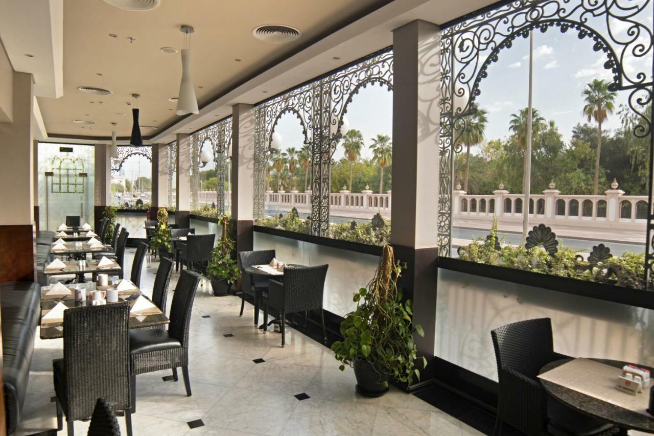 Ramada By Wyndham Bahrain Hotel Manáma Kültér fotó