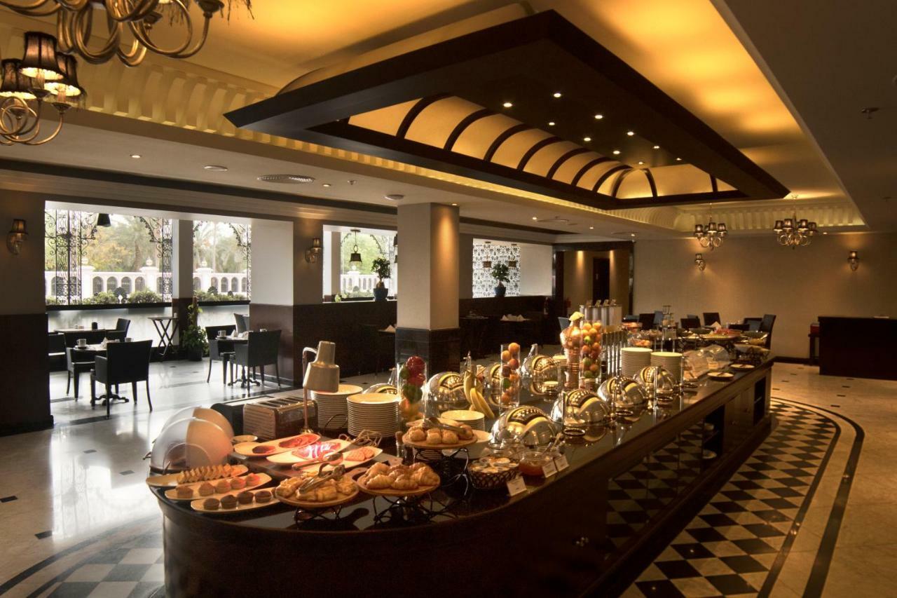 Ramada By Wyndham Bahrain Hotel Manáma Kültér fotó