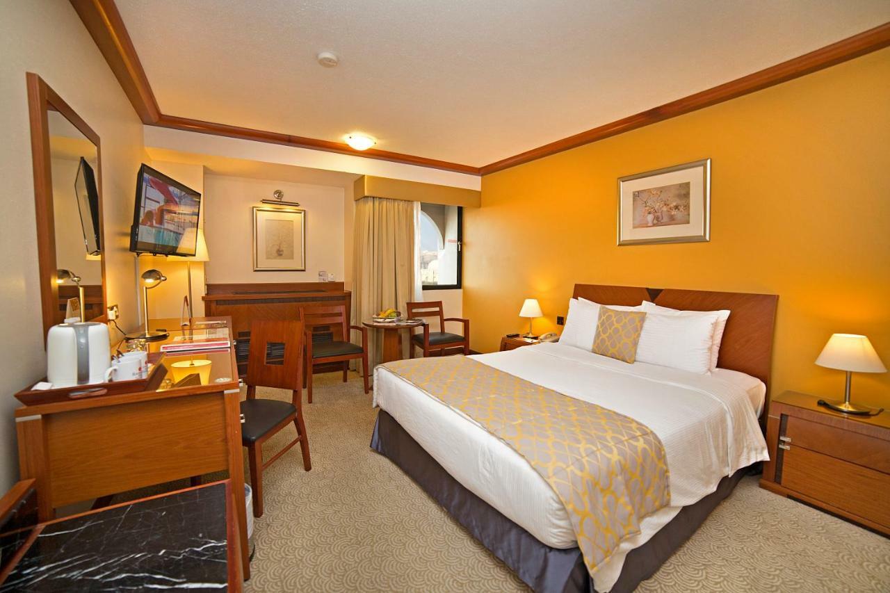 Ramada By Wyndham Bahrain Hotel Manáma Kültér fotó