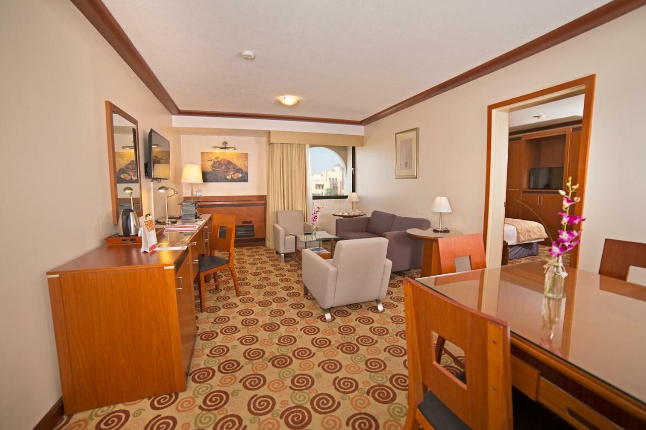 Ramada By Wyndham Bahrain Hotel Manáma Kültér fotó