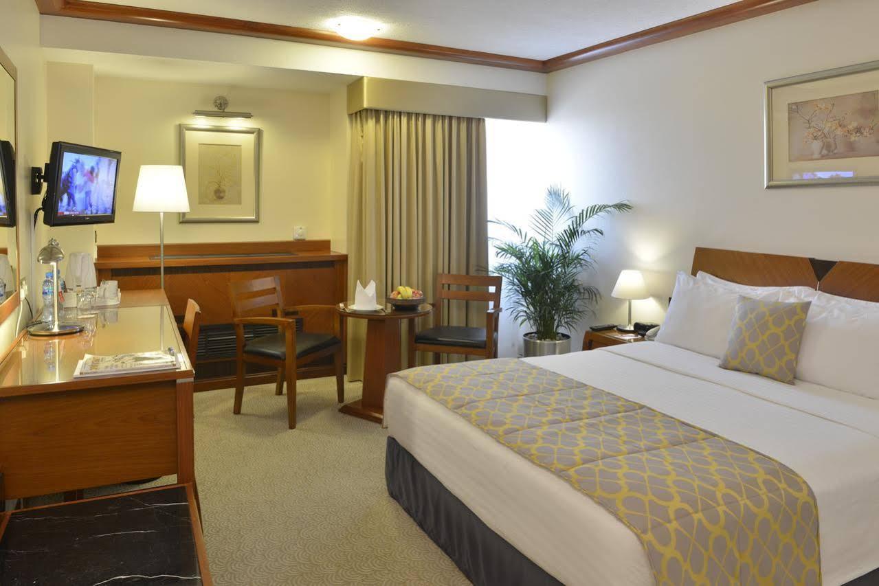 Ramada By Wyndham Bahrain Hotel Manáma Kültér fotó